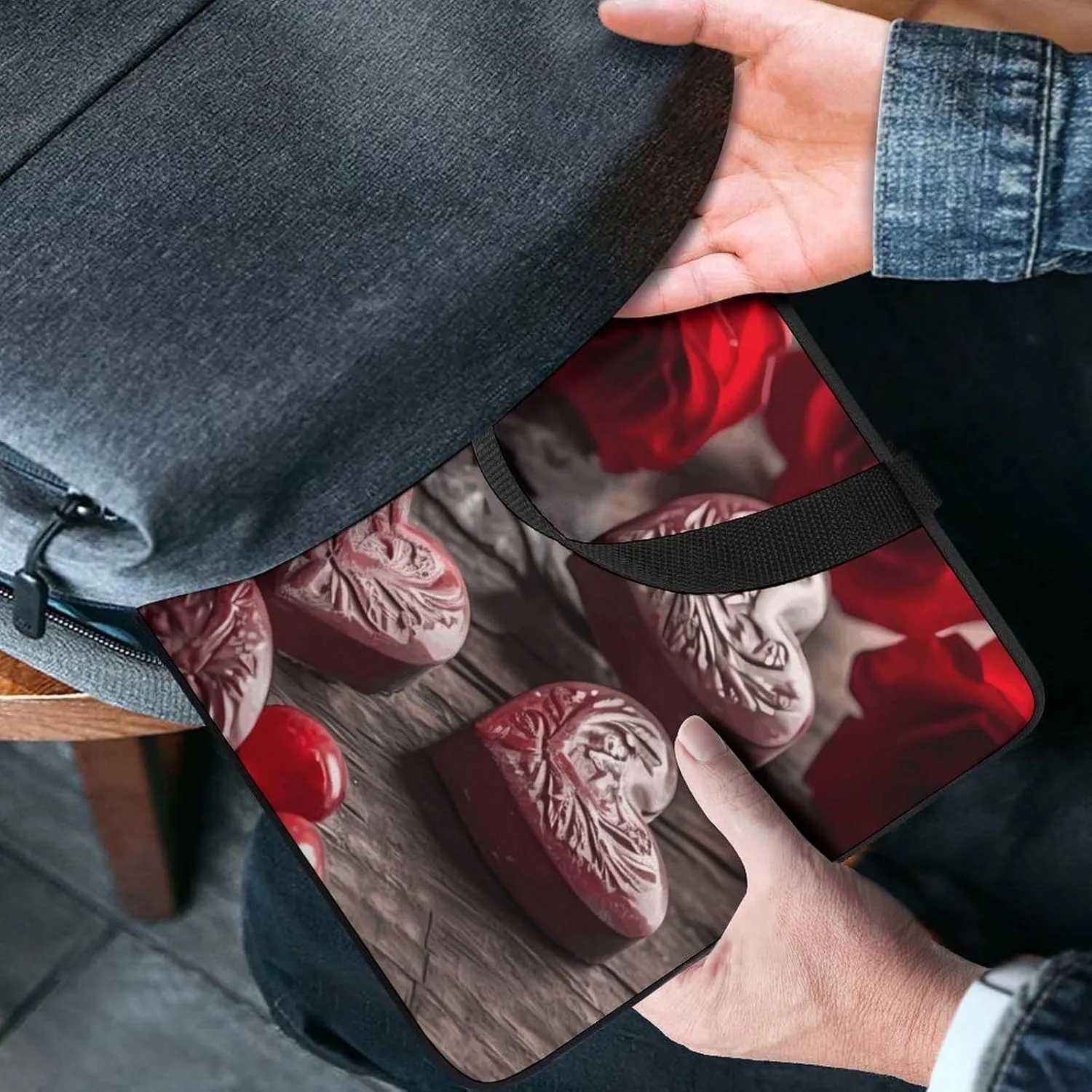 Hearts on Table Laptop Bag Durable Laptop Sleeve Water-Resistant Notebook Bag for Computer Or Tablet