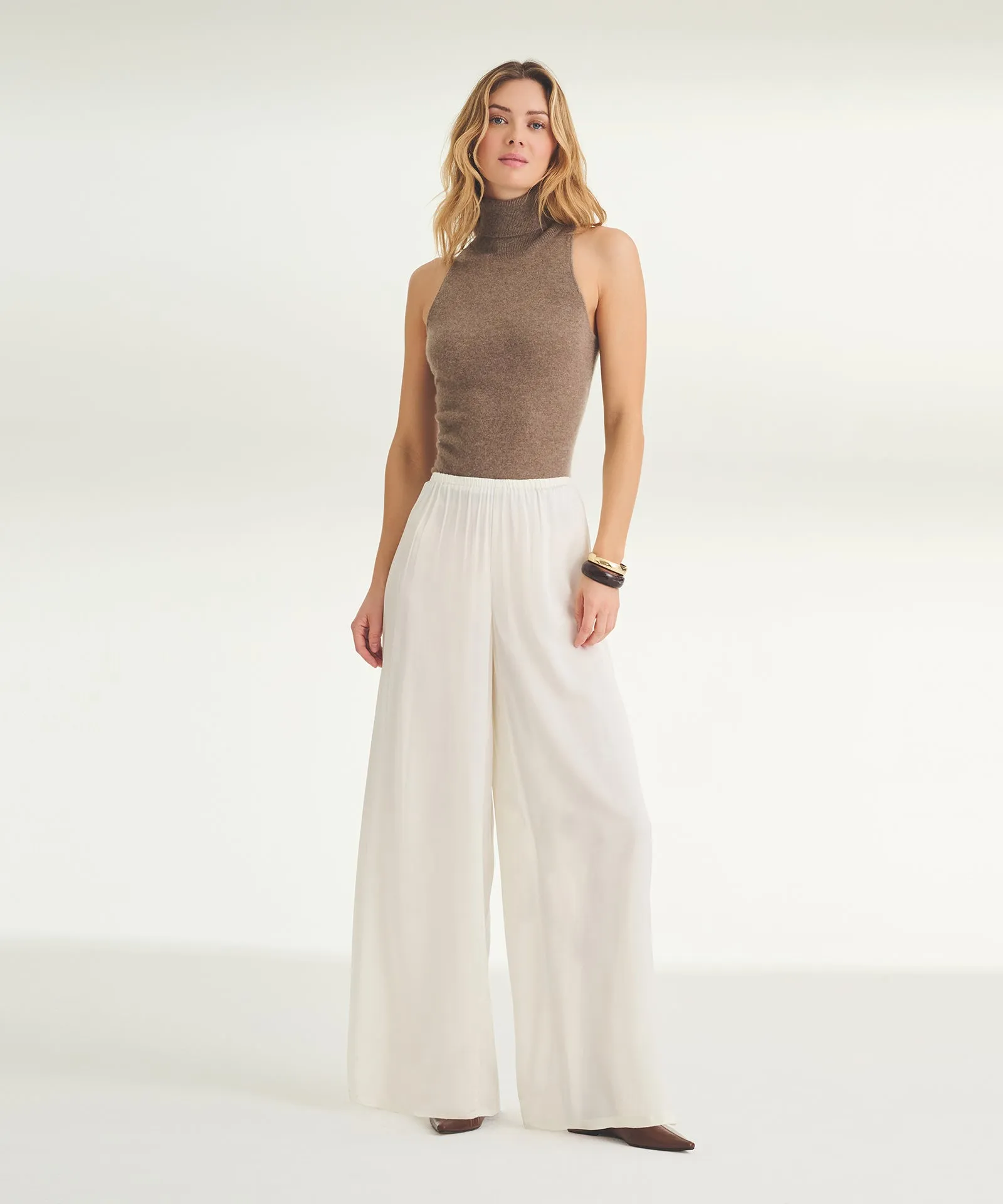 The Weightless Pant