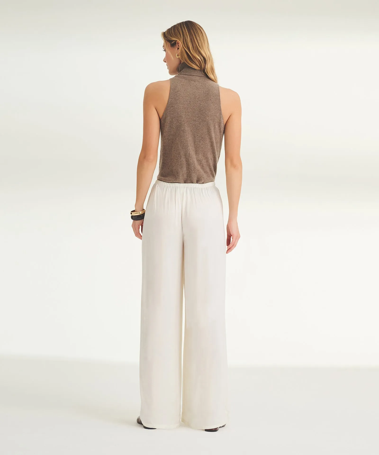 The Weightless Pant
