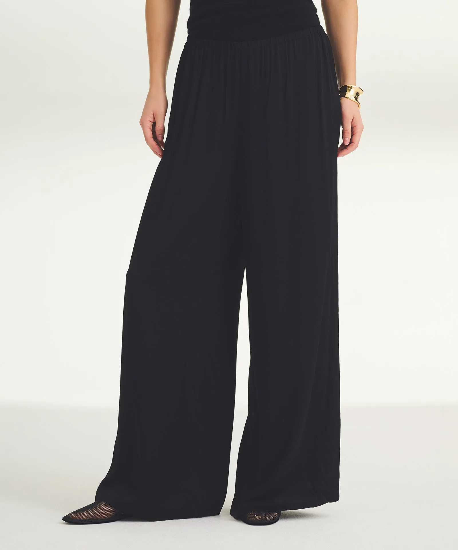 The Weightless Pant
