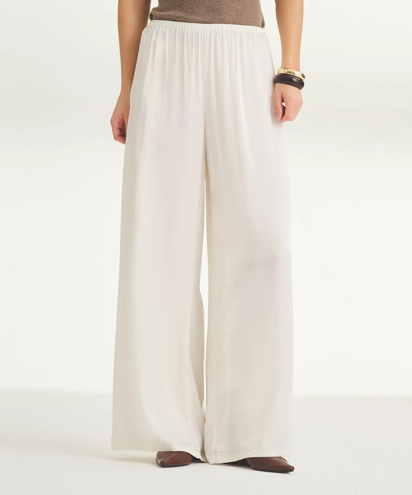 The Weightless Pant