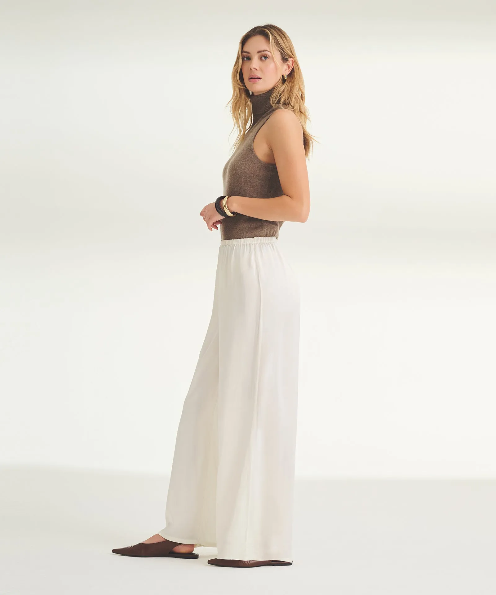 The Weightless Pant