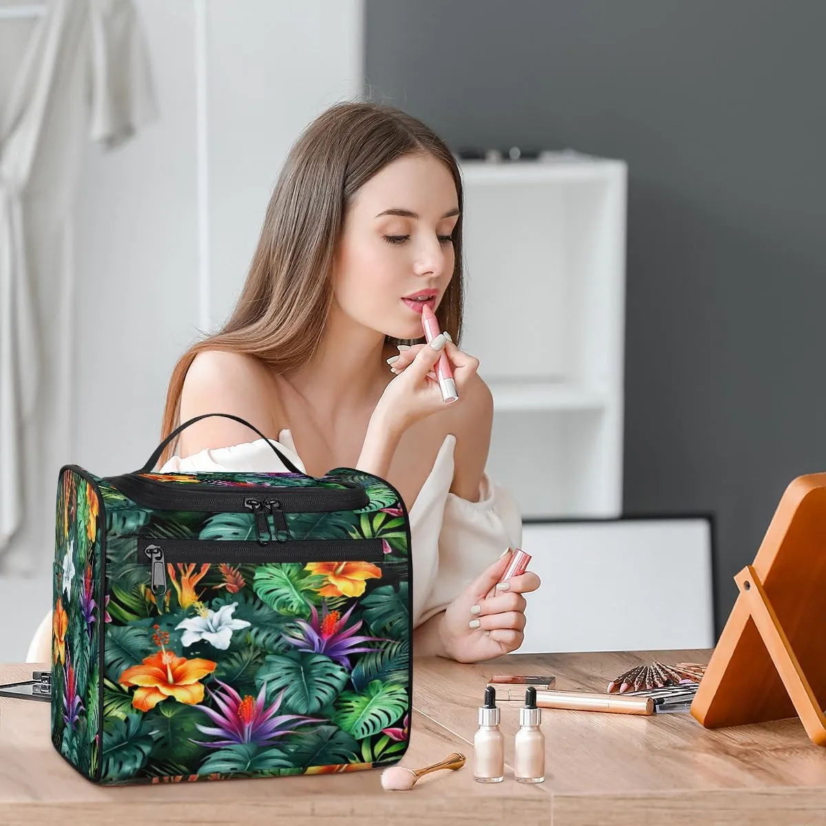 Tropical Flowers Palm Leaves Hanging Toiletry Bags Travel Makeup Bag Water-resistant Makeup Cosmetic Bag Travel Organizer