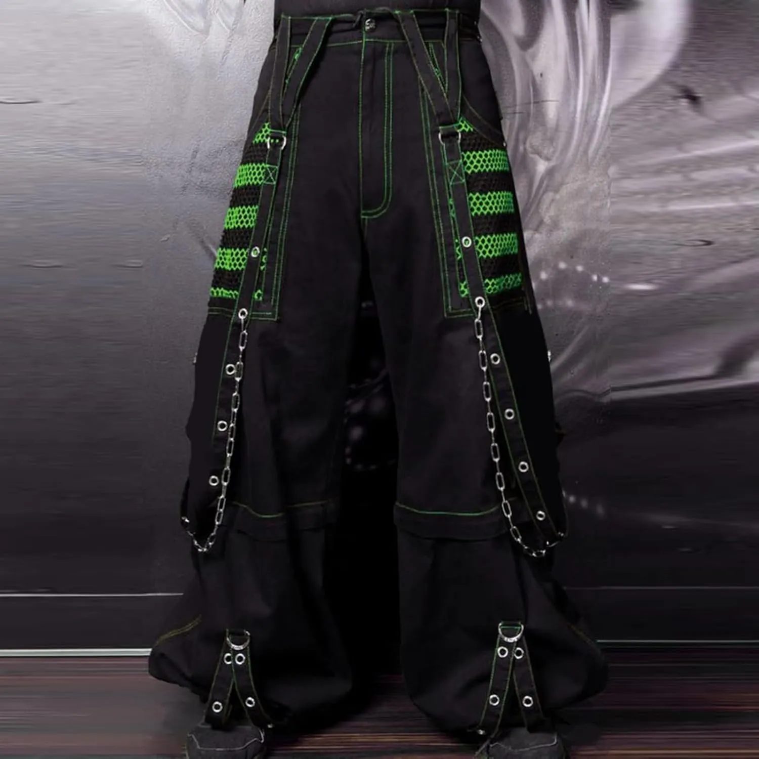 Women Gothic Black Cargo Pants Y2K High Waist Baggy Jeans Rock Style Cargo Pants with Chain Harajuku Streetwear